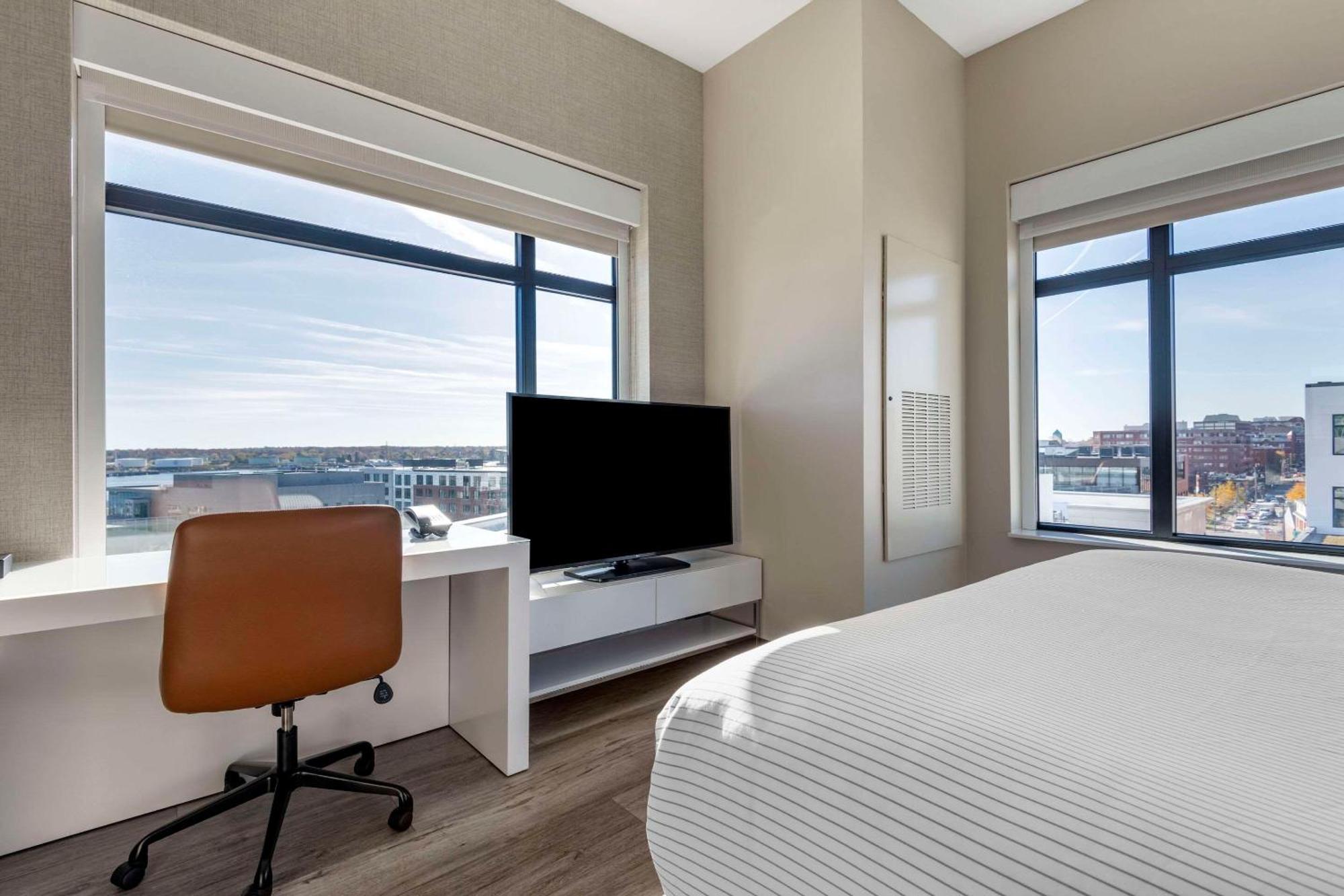 Cambria Hotel Portland Downtown Old Port Exteriör bild