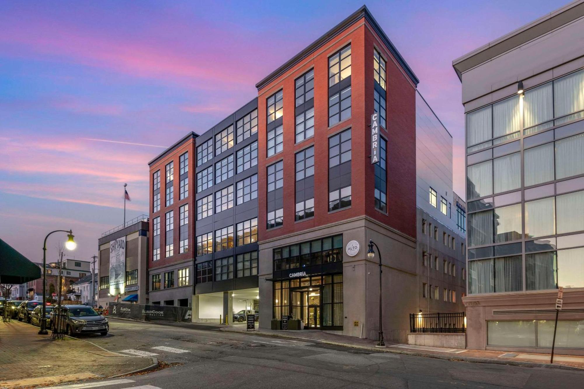 Cambria Hotel Portland Downtown Old Port Exteriör bild